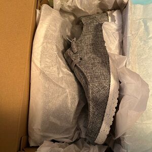 Men’s ( unisex ) size 10 loafer shoes BNIB